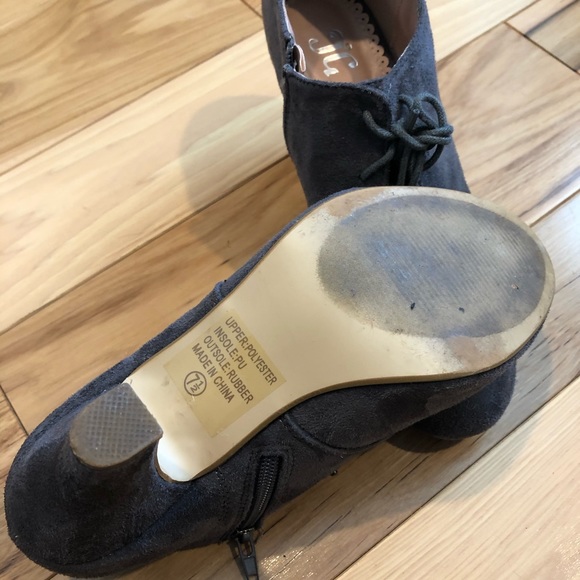 Journey Collection Oxford High Heels - Size 7 1/2 - Picture 2 of 2